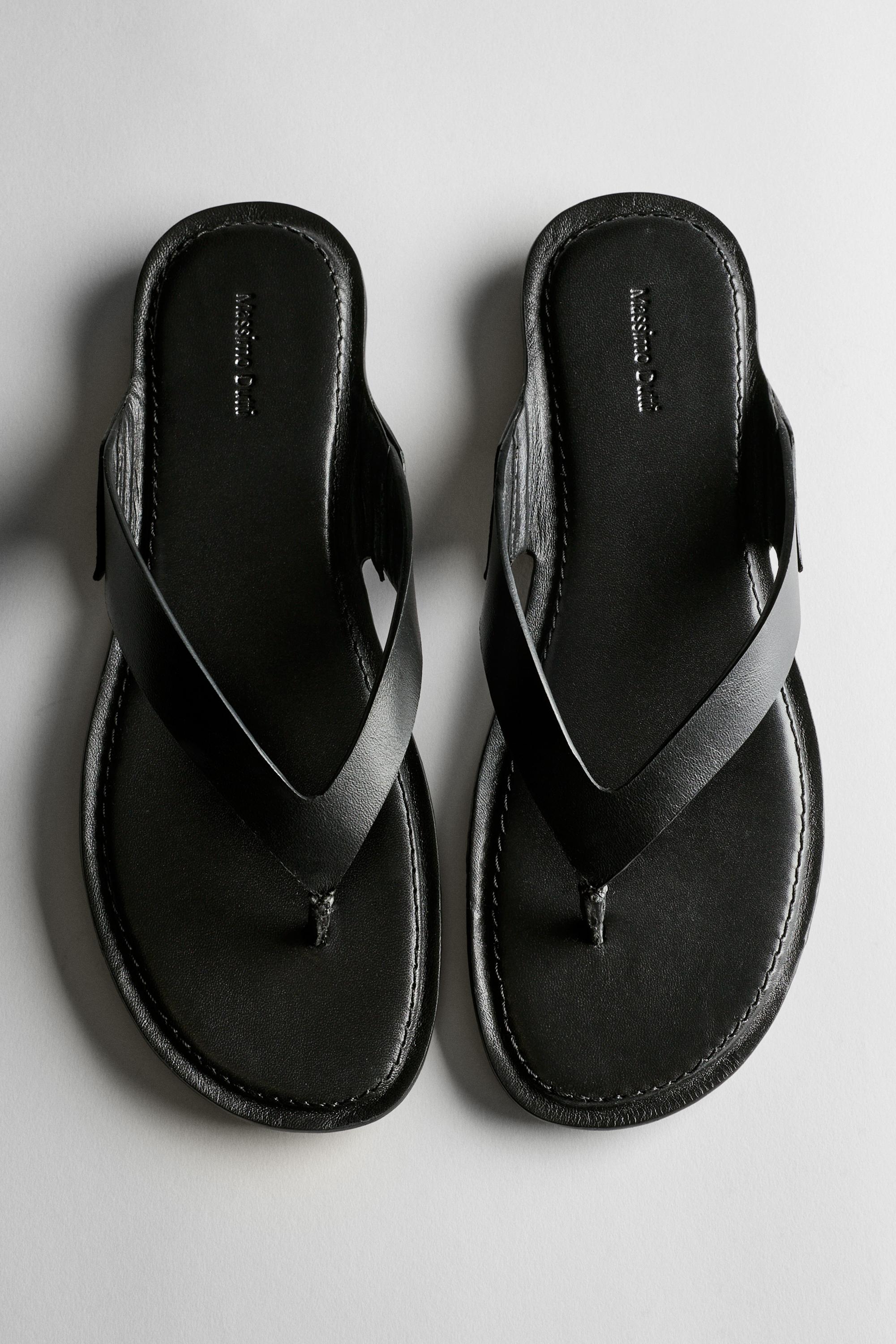 Flat leather sandals